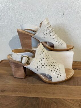Born Perforated Peep Toe Slingback Heels Gray Leather Stacked Comfort Heel 9